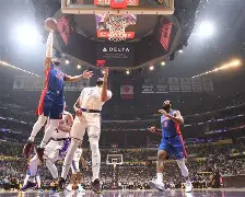 kaiyun-冲刺阶段底特律活塞篮板制胜——亚冠节点到来，质疑声仍在，高层口径保持一致(jr史密斯抢到篮板不进攻视频)