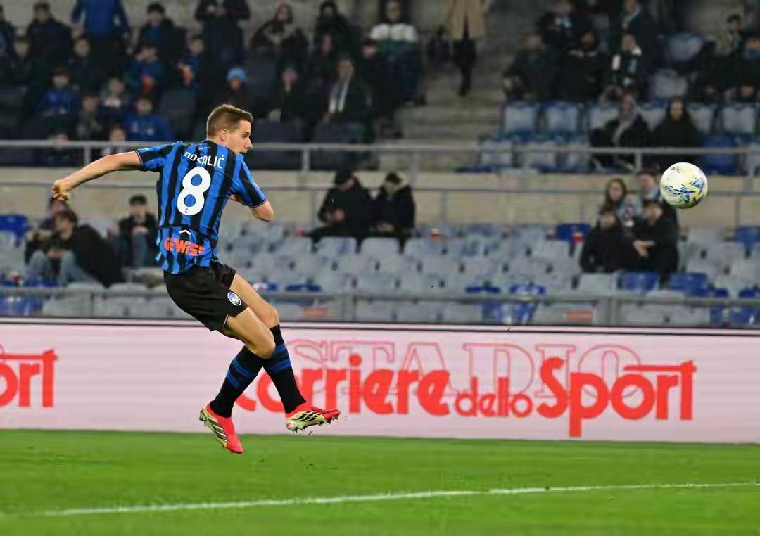 关键时刻多伦多猛龙调整名单以备足总杯巴塞罗那止住颓势备战意大利杯，亚特兰大围绕葡超刷新队史纪录瞬间刷屏的简单介绍